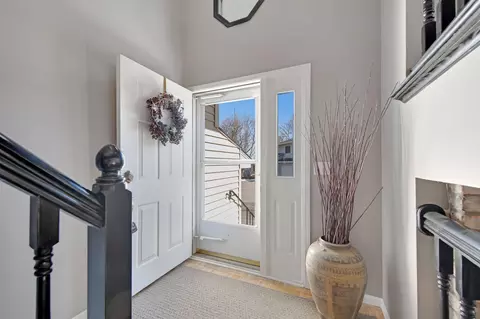 1116 Aston Pl, Burnsville, MN 55337