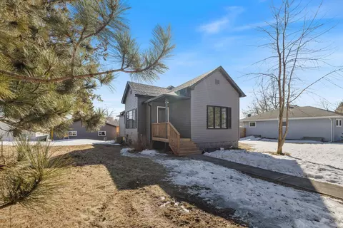 306 Mitchell St, Coleraine, MN 55722