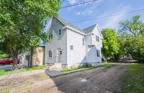 1317 1st Ave N, Fargo, ND 58102