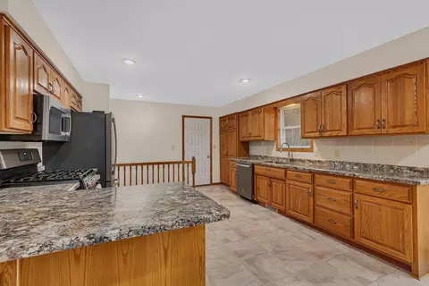 Kitchen - 18615 County Road 9, Avon, MN 56310 photo 3 of 9