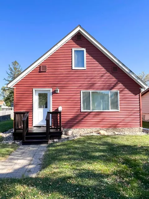 720 Saint Paul Ave S, Thief River Falls, MN 56701