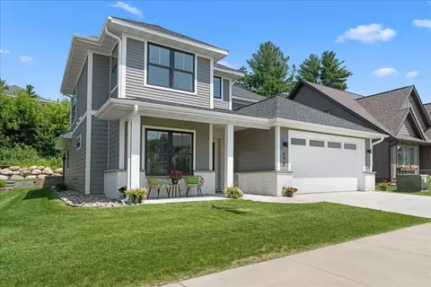 696 Inspiration Pl, Bayport, MN 55003