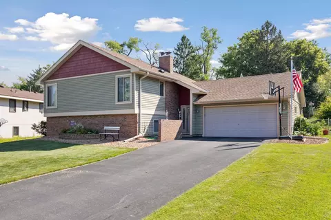 376 Oday St S, Maplewood, MN 55119
