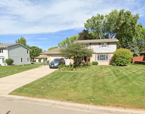 10730 36th Pl N, Plymouth, MN 55441