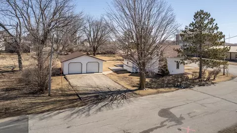 118 Bartlett St W, Wykoff, MN 55990