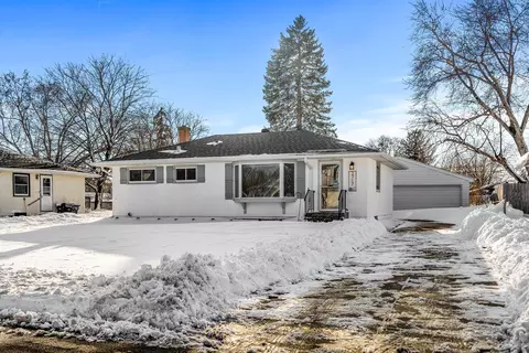 2717 Chippewa Ave, North Saint Paul, MN 55109