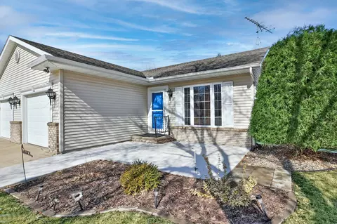 211 11th Avenue Ct NE, Waseca, MN 56093