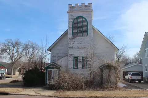 712 Park St, Jackson, MN 56143