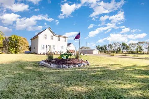32420 224th St, Henderson, MN 56044