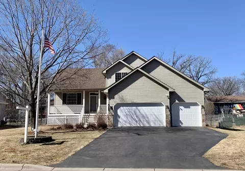 9392 Flanders St NE, Blaine, MN 55449
