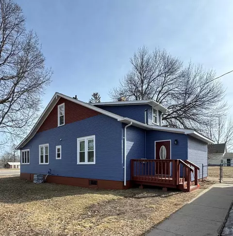 204 1st Ave N, Dent, MN 56528