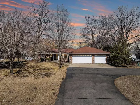 9342 160th St, Prior Lake, MN 55372