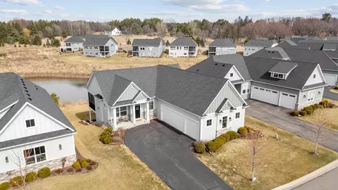 31 Summit Farm Ln, Gem Lake, MN 55110
