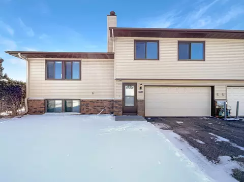 8754 N Maplebrook Cir, Brooklyn Park, MN 55445