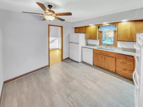 Kitchen - 4248 Sandstone Dr, Eagan, MN 55122 photo 2 of 2