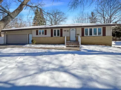 2940 Winnetka Ave N, New Hope, MN 55427