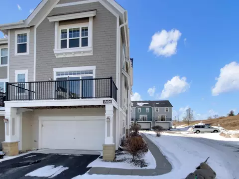 15606 Early Bird Cir #201, Apple Valley, MN 55124