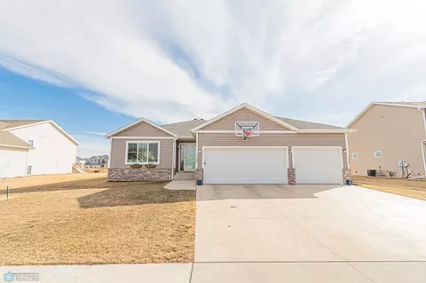 3638 17th St S, Moorhead, MN 56560