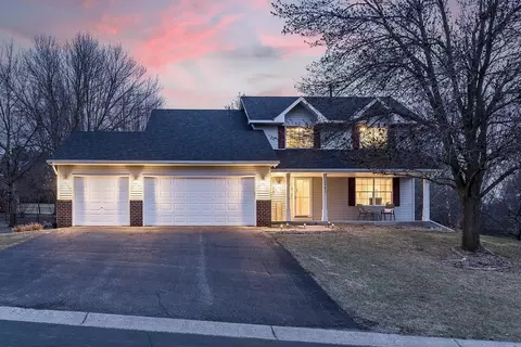 1797 Valley Ridge Trl N, Chanhassen, MN 55317