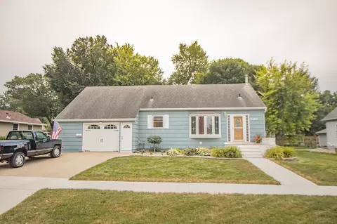 520 8th Ave, Worthington, MN 56187