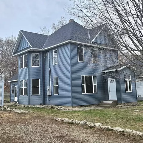 110 Riverside Ave NW, Melrose, MN 56352