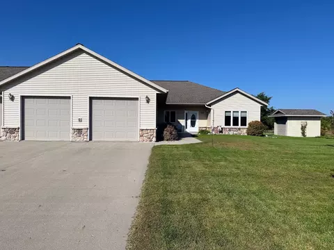 Exterior - 1015 7th Ave NE, Perham, MN 56573 photo 2 of 15