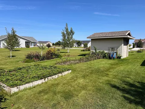 Exterior - 1015 7th Ave NE, Perham, MN 56573 photo 8 of 15