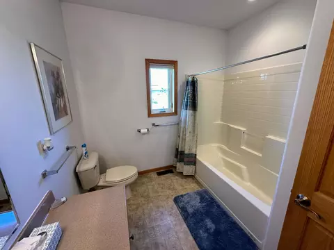 Bath - 1015 7th Ave NE, Perham, MN 56573 photo 3 of 3