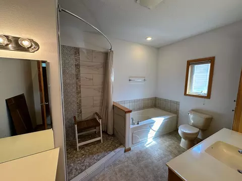 Bath - 1015 7th Ave NE, Perham, MN 56573 photo 1 of 3