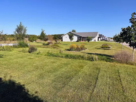Exterior - 1015 7th Ave NE, Perham, MN 56573 photo 9 of 15