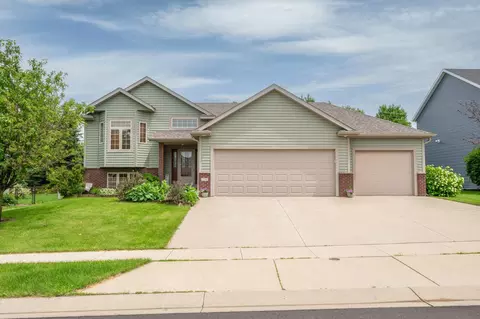 3556 Hart Ln SW, Rochester, MN 55902