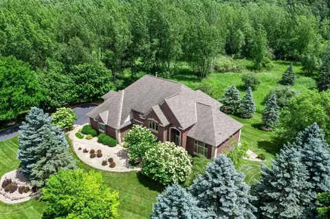 6 Troon Ct, Dellwood, MN 55110