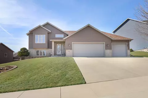 2630 Boulder Ridge Dr NW, Rochester, MN 55901