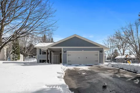 2113 Friendship Ln, Burnsville, MN 55337