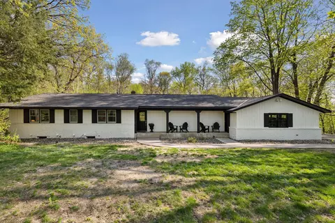 20 Oriole Ln, North Oaks, MN 55127