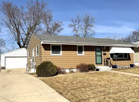 1911 4th Ave NE, Austin, MN 55912