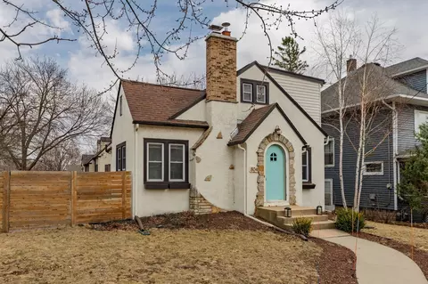 804 6th Ave SW, Rochester, MN 55902