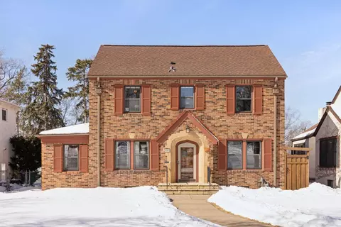 501 Mount Curve Blvd, Saint Paul, MN 55116