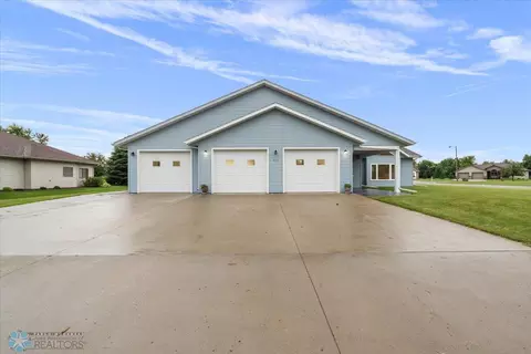 405 Oak St, Breckenridge, MN 56520