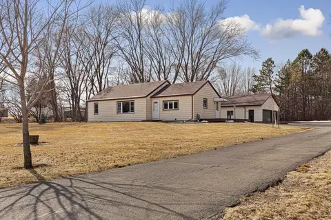 1352 Willow St, Faribault, MN 55021