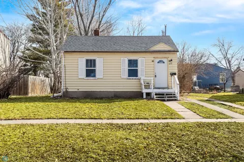 632 12th St N, Moorhead, MN 56560