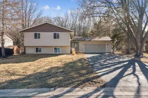 260 Grandview Ave W, Roseville, MN 55113