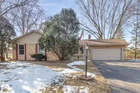 3409 W 132nd St, Burnsville, MN 55337