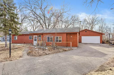 6 West Rd, Circle Pines, MN 55014