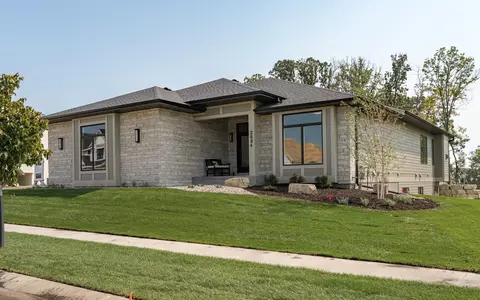 2684 Timber Oaks Rd SW, Rochester, MN 55902