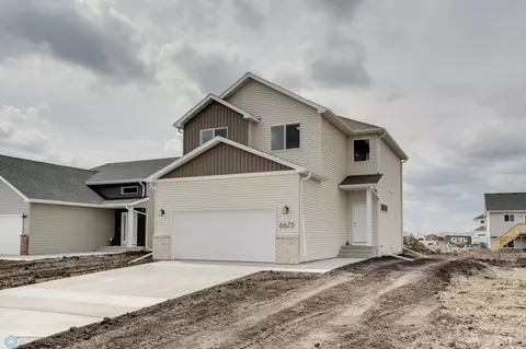 6673 32 St S, Fargo, ND 58104