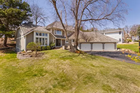 7104 Lanham Ln, Edina, MN 55439