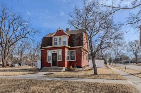 100 E 5th St, Morris, MN 56267