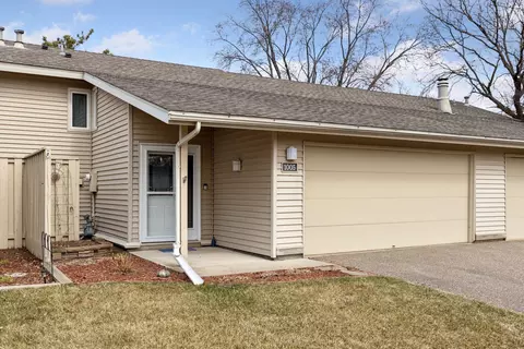 1005 Carmel Ct, Shoreview, MN 55126