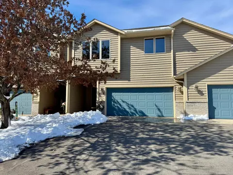 2010 Lincoln St S, Northfield, MN 55057